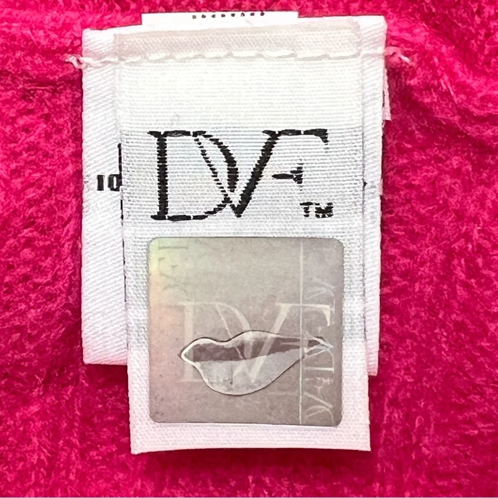 DVF 100% Cashmere Hot Flamingo Pink Sweather Sz Petite Hi-Low Barbie Doll‎